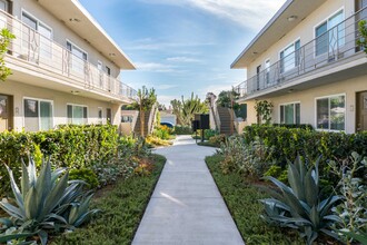 Aberdeen Bay Apartments in Garden Grove, CA - Foto de edificio - Building Photo