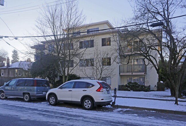 Highbury Place in Vancouver, BC - Building Photo - Building Photo
