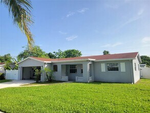 1814 Oakmount Dr in West Palm Beach, FL - Building Photo - Building Photo