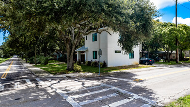 5611 S Sherwood Ave in Tampa, FL - Building Photo - Building Photo