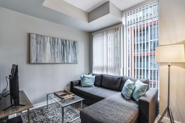 199 Queen St W in Toronto, ON - Building Photo - Building Photo