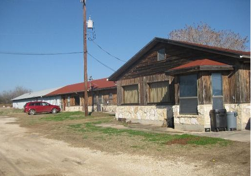 1215 Zigmont Rd in Adkins, TX - Foto de edificio - Building Photo