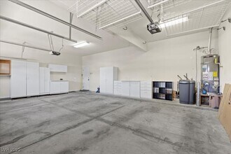 5863 Gushing Spring Ave in Las Vegas, NV - Building Photo - Building Photo