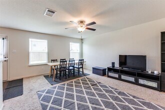 773 Yearwood Ln in Jarrell, TX - Building Photo - Building Photo