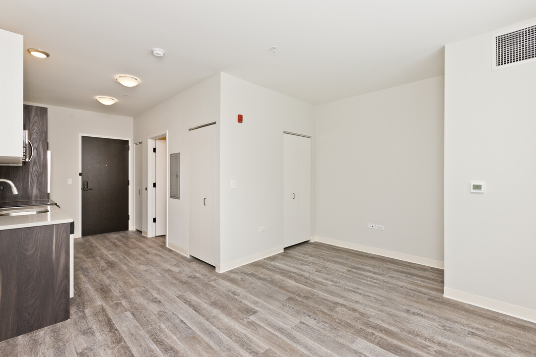 6150 N Broadway-Unit -202 in Chicago, IL - Building Photo