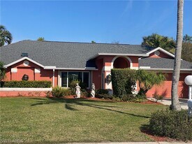 71 Heritage Way in Naples, FL - Building Photo