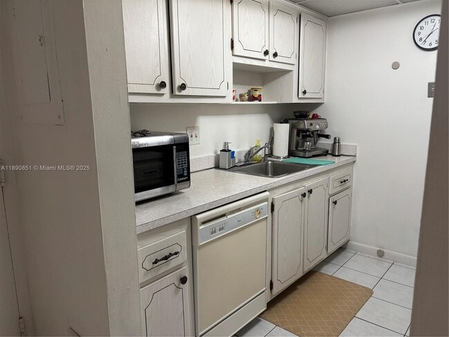 14501 N Kendall Dr in Miami, FL - Building Photo - Building Photo