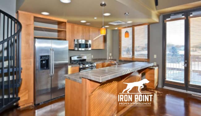 2399 E Riverwalk Dr in Boise, ID - Building Photo - Building Photo