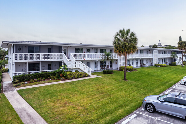 Lake Maitland Terrace Condos in Maitland, FL - Building Photo - Building Photo