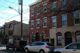 232 Bainbridge St in Philadelphia, PA - Foto de edificio - Building Photo