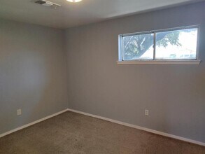 2000 Bahama Dr in Seabrook, TX - Building Photo - Building Photo