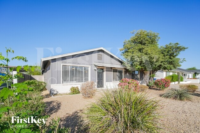 14838 N 38th St in Phoenix, AZ - Building Photo - Building Photo