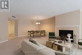 25 George St in Toronto, ON - Building Photo - Building Photo