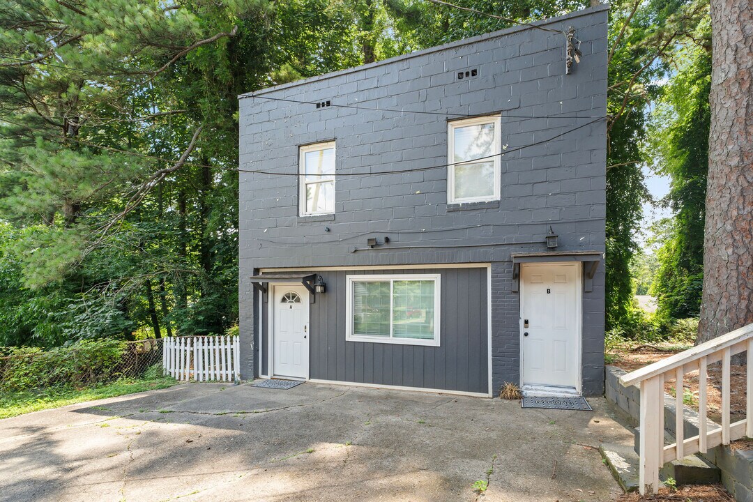 255 Richardson Rd NW, Unit A in Atlanta, GA - Building Photo