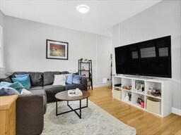 190 Emerson St, Unit 2 in Boston, MA - Building Photo - Building Photo
