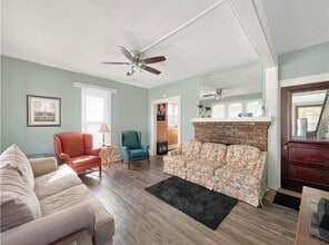 202 S College St in Warrensburg, MO - Building Photo - Building Photo