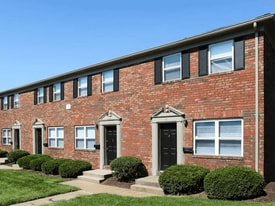 Arlington Village in Fairborn, OH - Building Photo