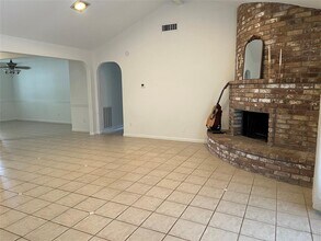 9219 Rentur Dr in Houston, TX - Building Photo - Building Photo