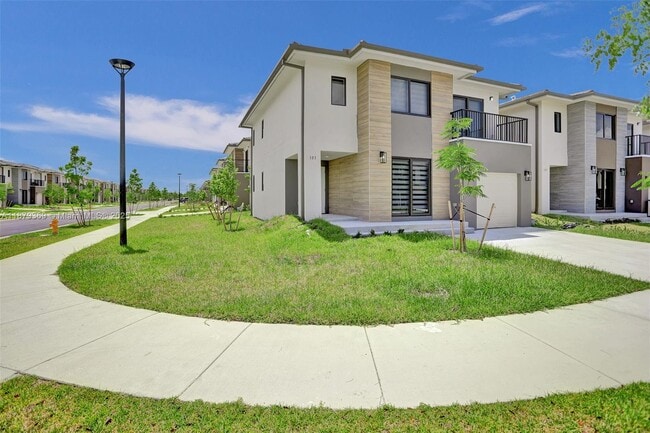 103 NW 10th Pl in Florida City, FL - Building Photo - Building Photo