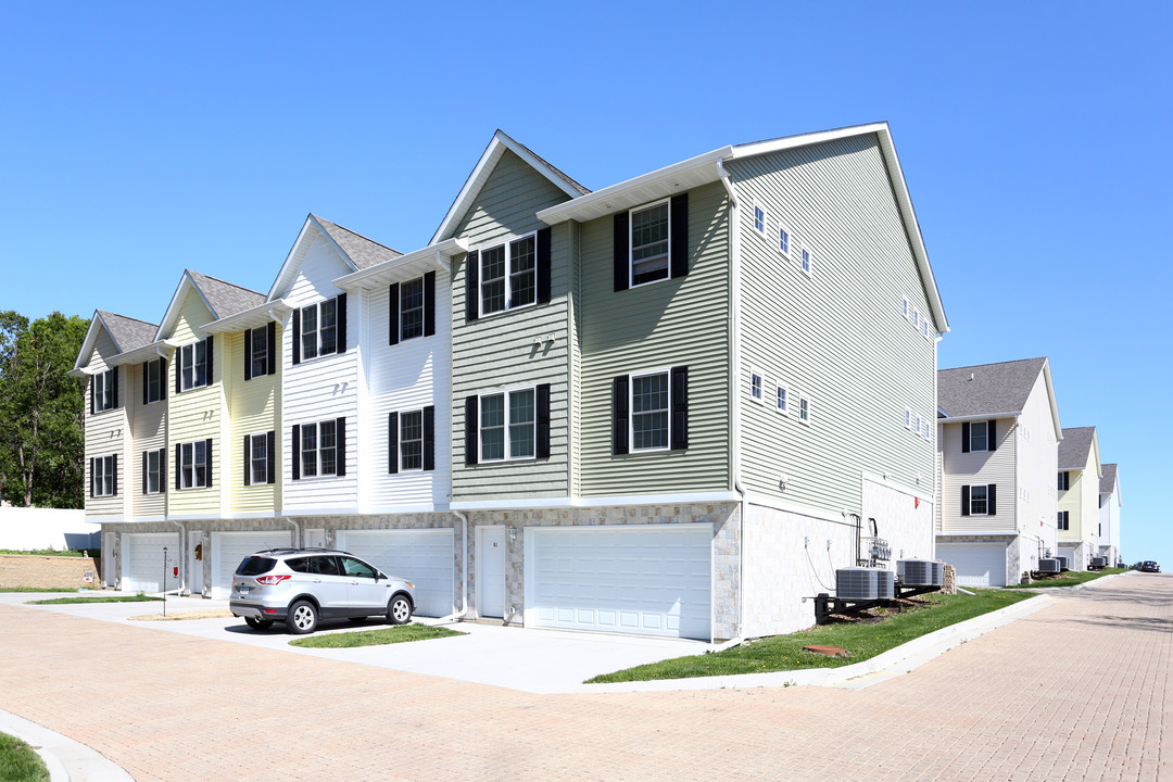 City Center Townhomes in Davenport, IA - Foto de edificio