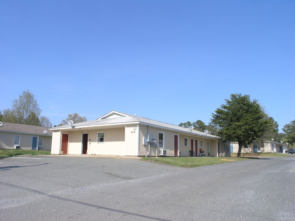 Riverside Village in Monroe, NC - Building Photo
