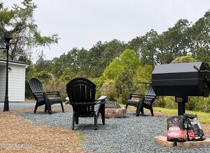 880 N Ashe St in Southern Pines, NC - Foto de edificio - Building Photo