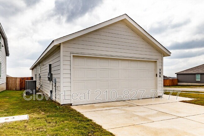 506 Sarah Wy in Marion, TX - Building Photo - Building Photo