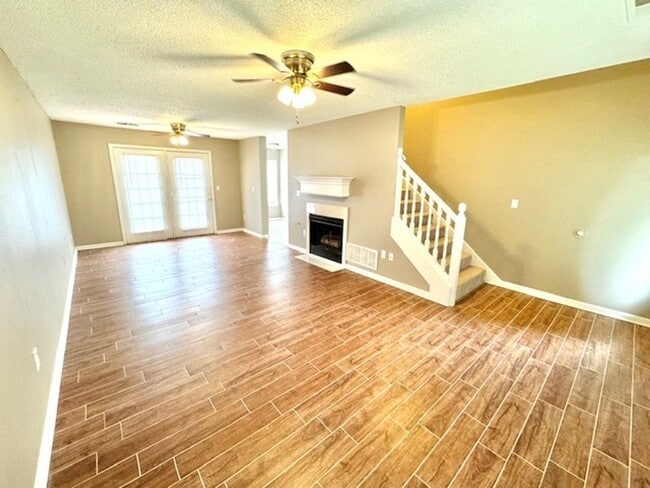 1155 Sir Doyle Cove in Southaven, MS - Foto de edificio - Building Photo