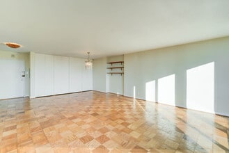 490 M St SW, Unit W800 in Washington, DC - Foto de edificio - Building Photo