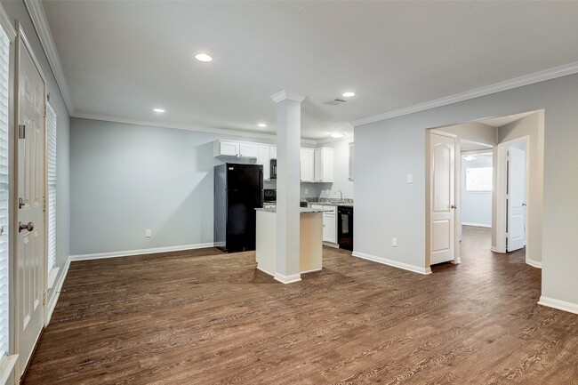 property at 835 Heights Blvd