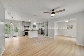 5523 Aurora Dr in Crestview, FL - Building Photo - Building Photo