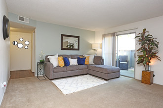 Courtyard at Central Park Apartments in Fresno, CA - Building Photo - Interior Photo