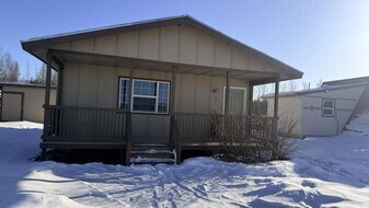 8656 W Business Pk Dr in Wasilla, AK - Building Photo