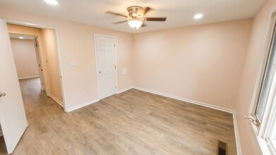 971 S Taylor St in Arlington, VA - Foto de edificio - Building Photo