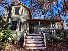 29 Hunters Way in Chapel Hill, NC - Building Photo