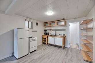 6908 8th Ave NE in Seattle, WA - Building Photo - Building Photo