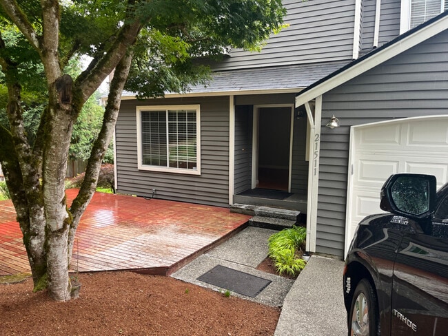 property at 21511 NE 10th Pl