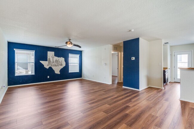 9307 Birch in San Antonio, TX - Foto de edificio - Building Photo