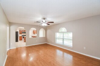 8809 Shindler Crossing Dr in Jacksonville, FL - Building Photo - Building Photo