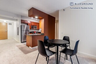 210 N Wells St in Chicago, IL - Building Photo - Building Photo