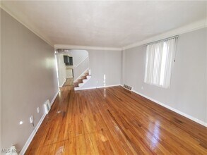 4287 E 162nd St in Cleveland, OH - Foto de edificio - Building Photo