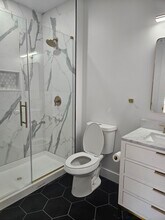 90 Shrewsbury Ave in Red Bank, NJ - Building Photo - Building Photo