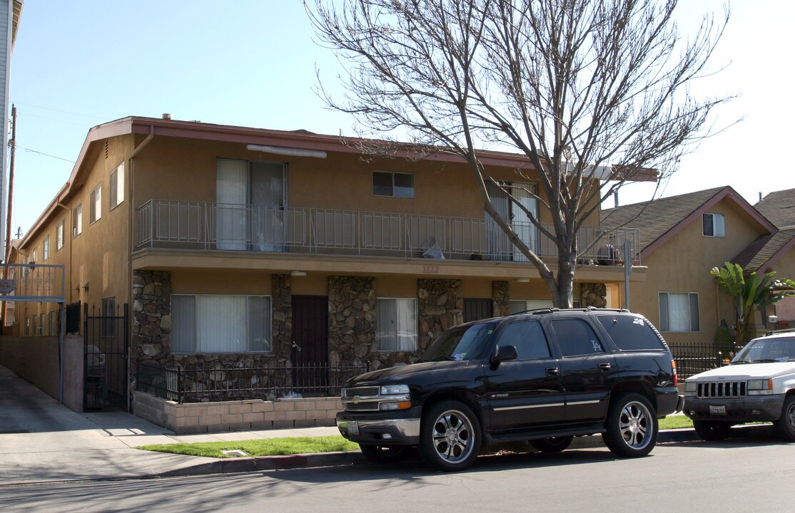 1122 Stanley Ave in Long Beach, CA - Foto de edificio