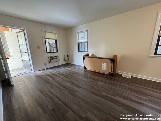 9 Dudley St, Unit C in Arlington, MA - Foto de edificio - Building Photo