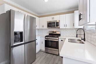 838 Royal George Ln in Houston, TX - Building Photo - Building Photo