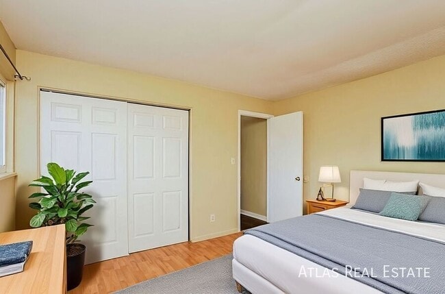 property at 4245 Loomis Ave
