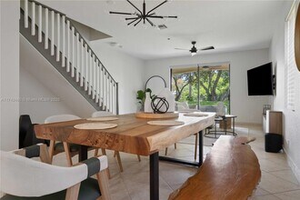 3815 Pond Apple Dr in Weston, FL - Building Photo - Building Photo