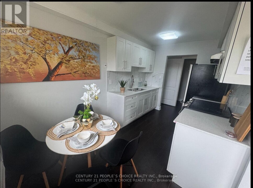 120 Nonquon Rd in Oshawa, ON - Building Photo