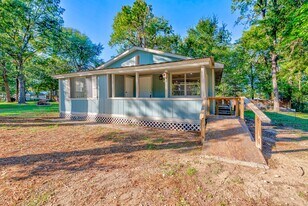 234 Lakeview Dr in Onalaska, TX - Building Photo