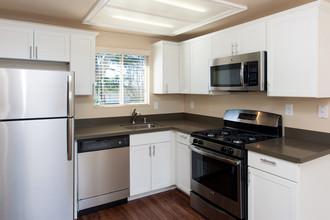 Countrywood Apartments in Fremont, CA - Building Photo - Building Photo